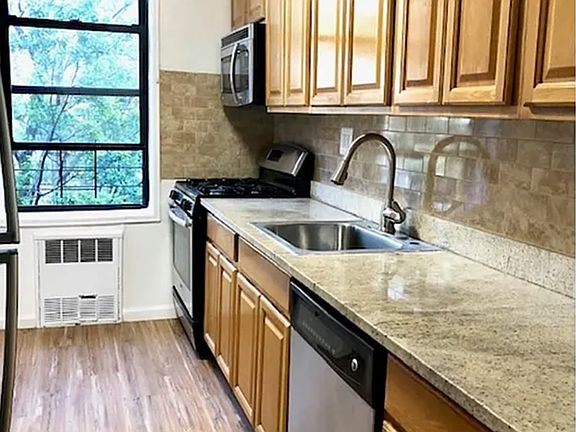 2nd image of 400 Rugby Rd APT 4C
