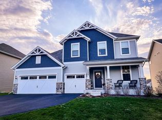 1555 Bayou Path Dr, Naperville, IL 60563