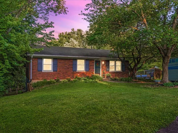3468 King Arthur Dr, Lexington, KY 40517