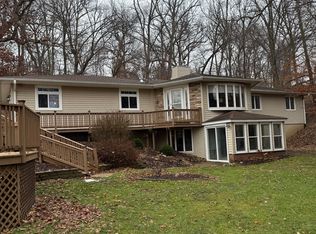 21399 277th Ave, Le Claire, IA 52753