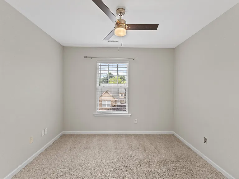 611 Carlton Commons Ln #1 — Photo 33