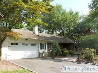 30 Stephenville Pkwy, Edison, NJ 08820