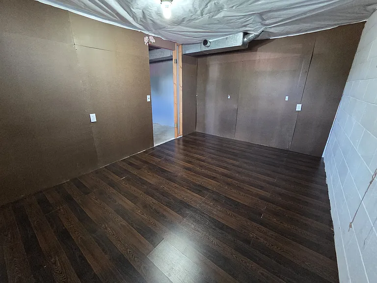 145 8th Ave E — Photo 13