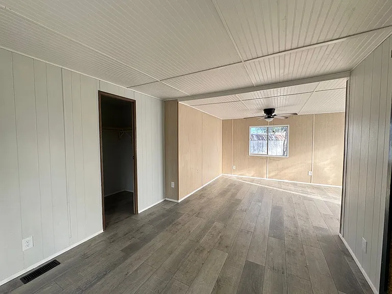2271 Riverview Ct — Photo 20