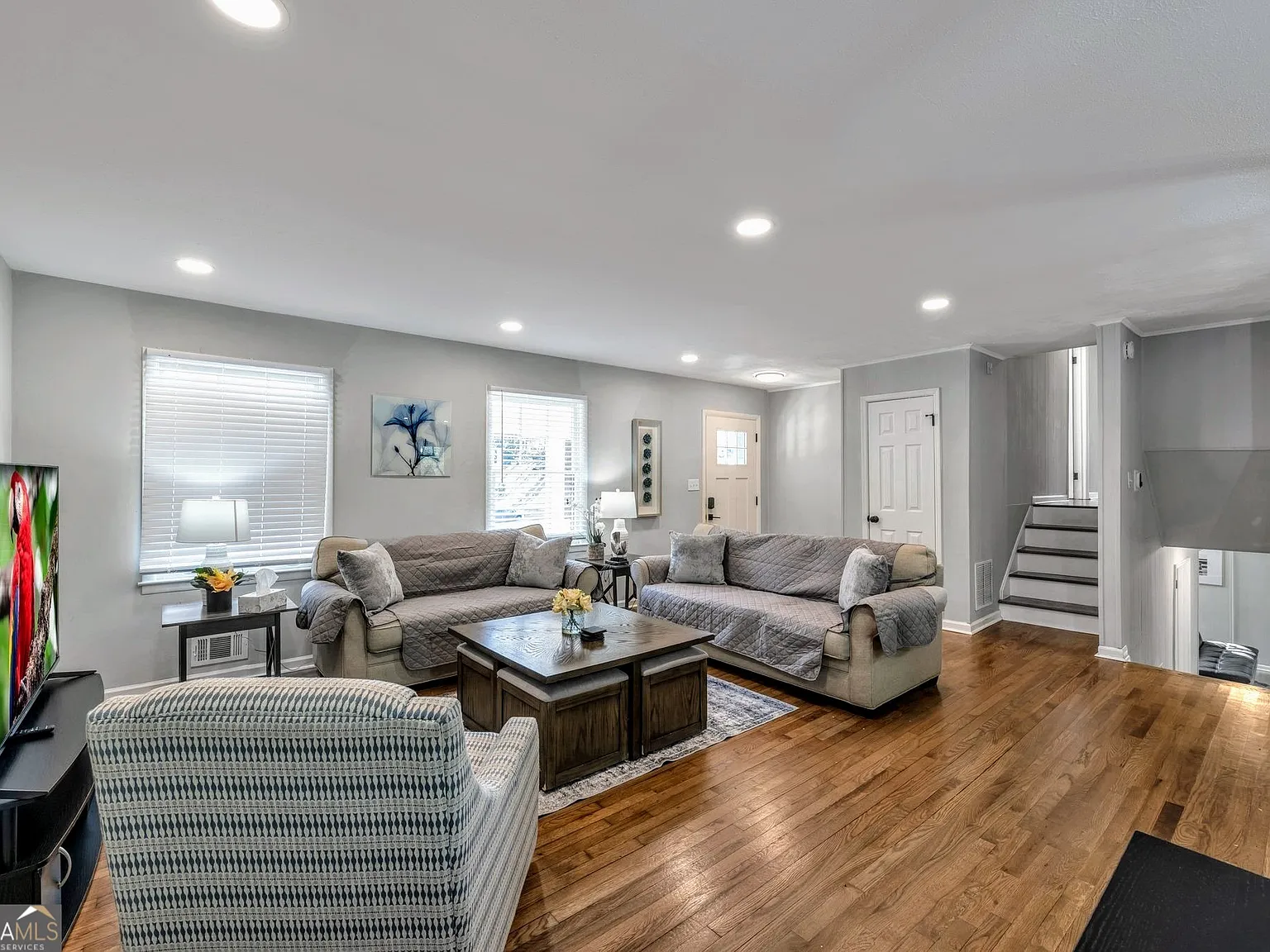 4 bed, 2.0 bath, 1844 sqft, $5,400 — Photo 2
