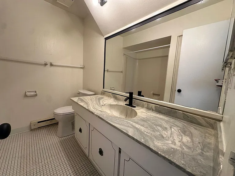 University Park Apartments near Cornell University — Photo 196