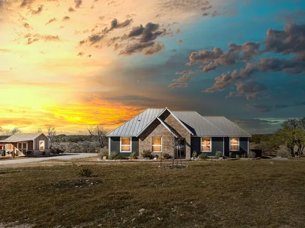 612 Sugar Creek Trl, Fredericksburg, TX 78624