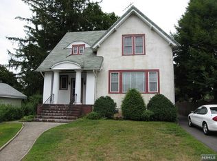 14 Marinus St, Rochelle Park, NJ 07662