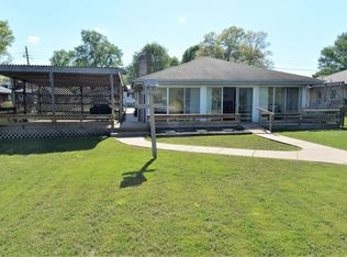 70027 Beach Dr, Edwardsburg, MI 49112