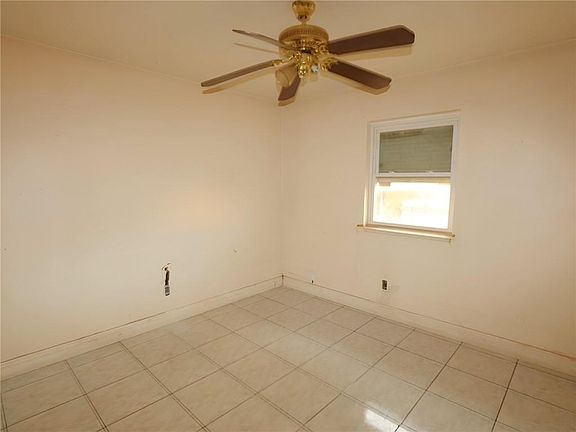 5th image of 4013 Cottonwood Dr