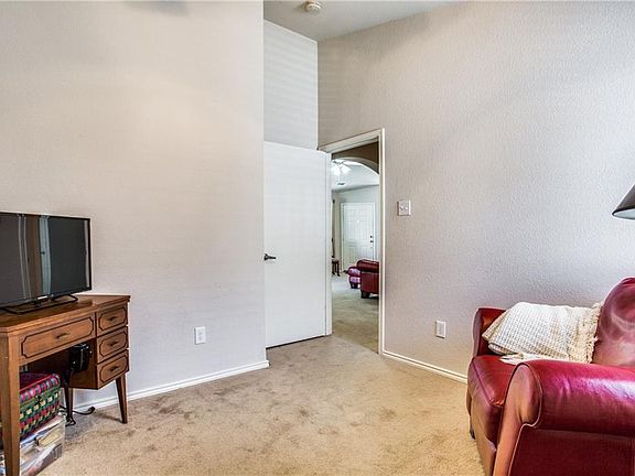 4th image of 6408 Regina Dr