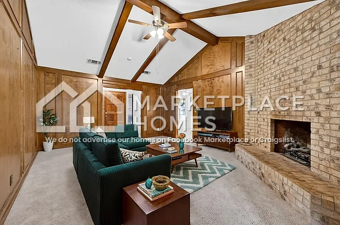 3 bed, 2.0 bath, 1690 sqft, $2,325 — Photo 4