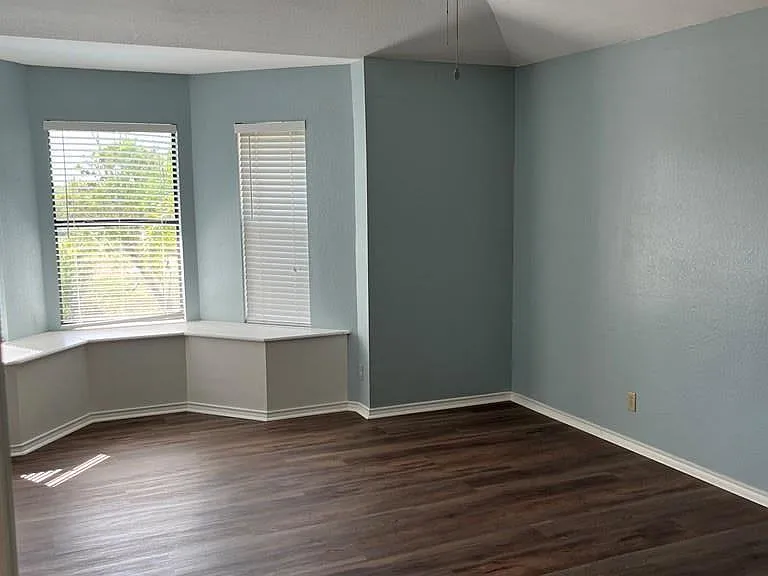 901 Morelos Ave — Photo 12