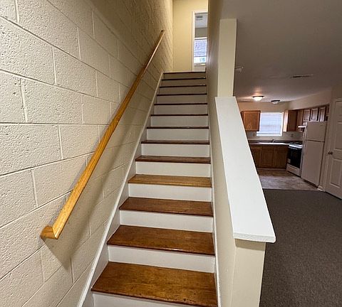 2nd image of 250 Lindsay Dr