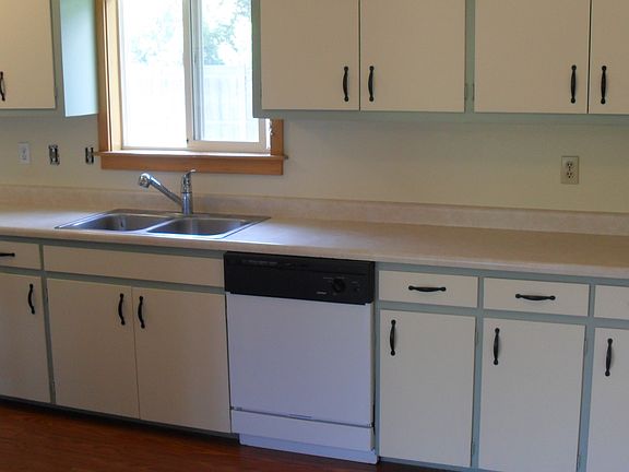 2nd image of 379 Railway Ct