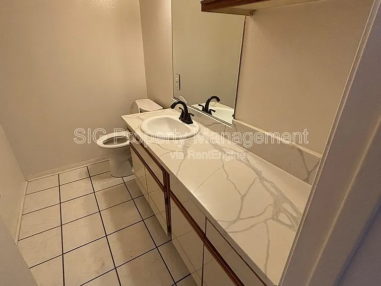 10208 Pinewood Ave #5 — Photo 10