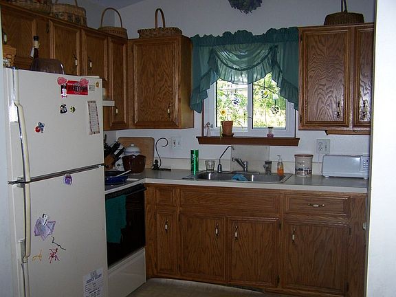 4th image of 771 Vivian Ln