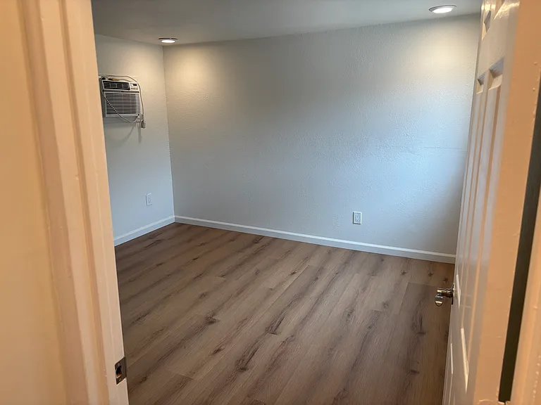 1906 Edith Dr #1 — Photo 3