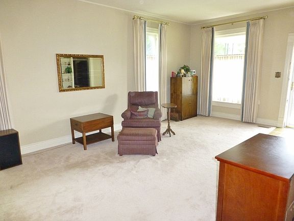 4th image of 603 S Mills St