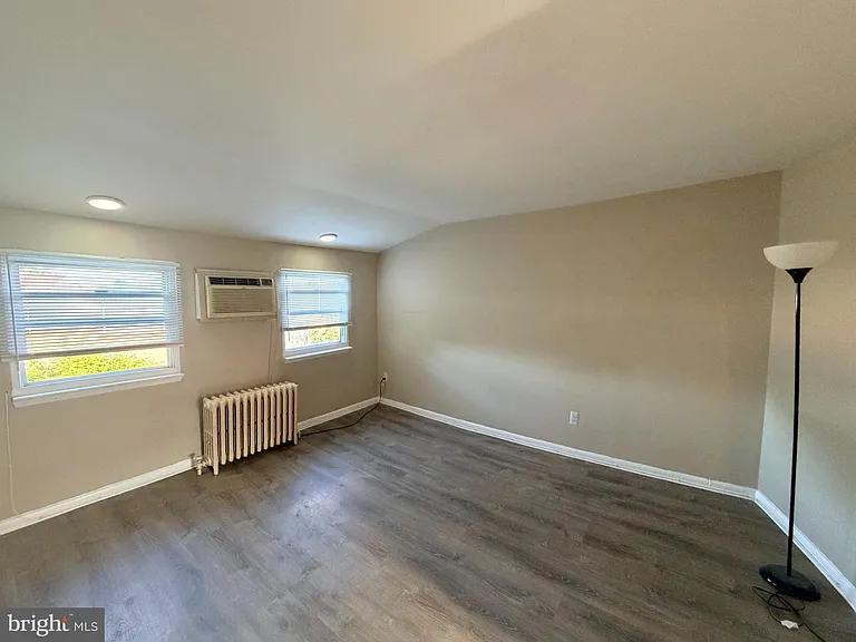 530 San Diego Ave #B — Photo 7