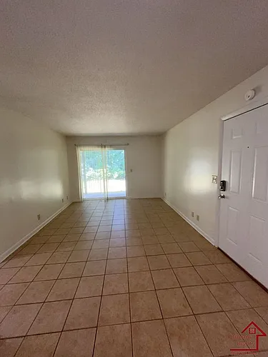 Floor plan E2