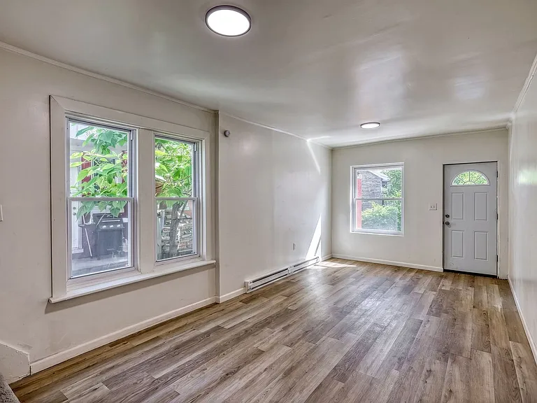 21 Summit St — Photo 7