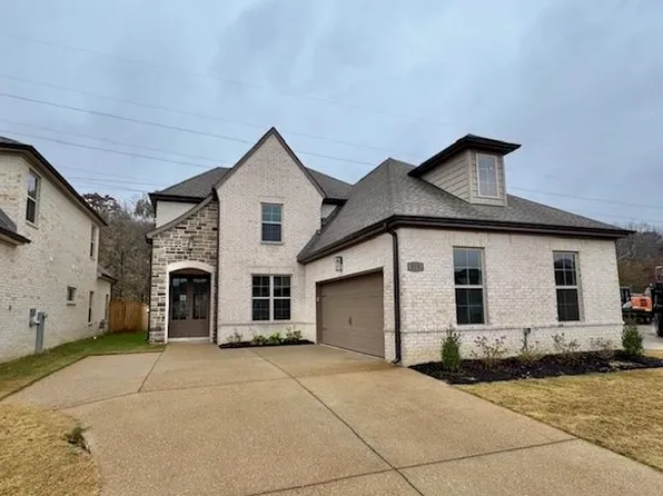 575 Rosalie Woods Dr, Cordova, TN 38018