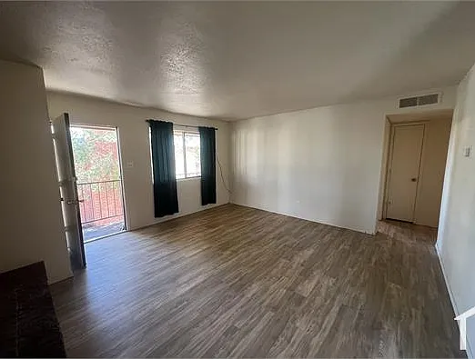 2 bed, 800 sqft, $1,199 — Photo 3