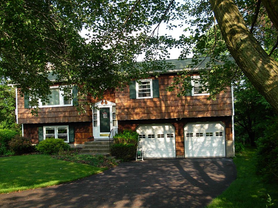1st image of 10 Millard Cir