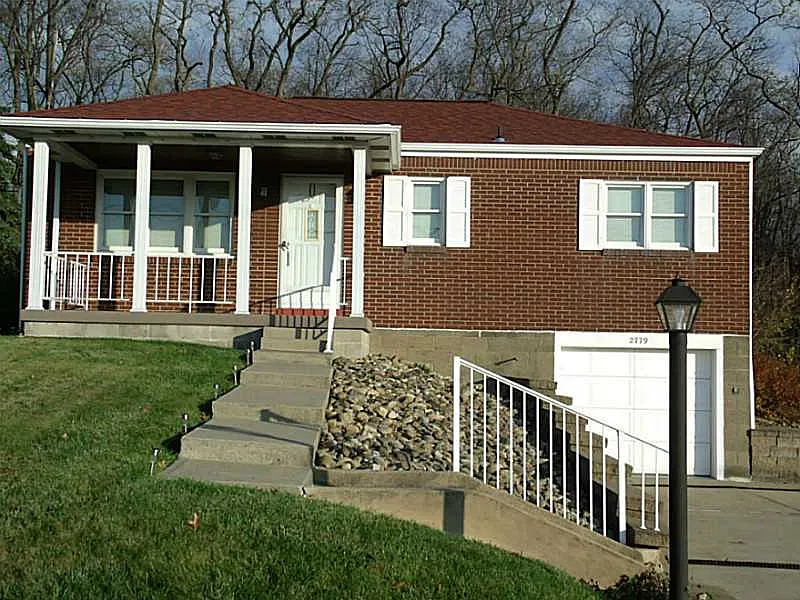 2779 Laurel Dr photo 1