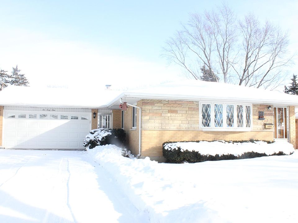 1st image of 649 Clayton Ln