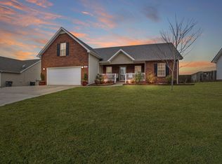 432 Piney Dr, Clarksville, TN 37042