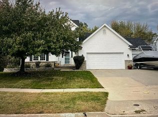 301 SW Hickory Gln, Grimes, IA 50111