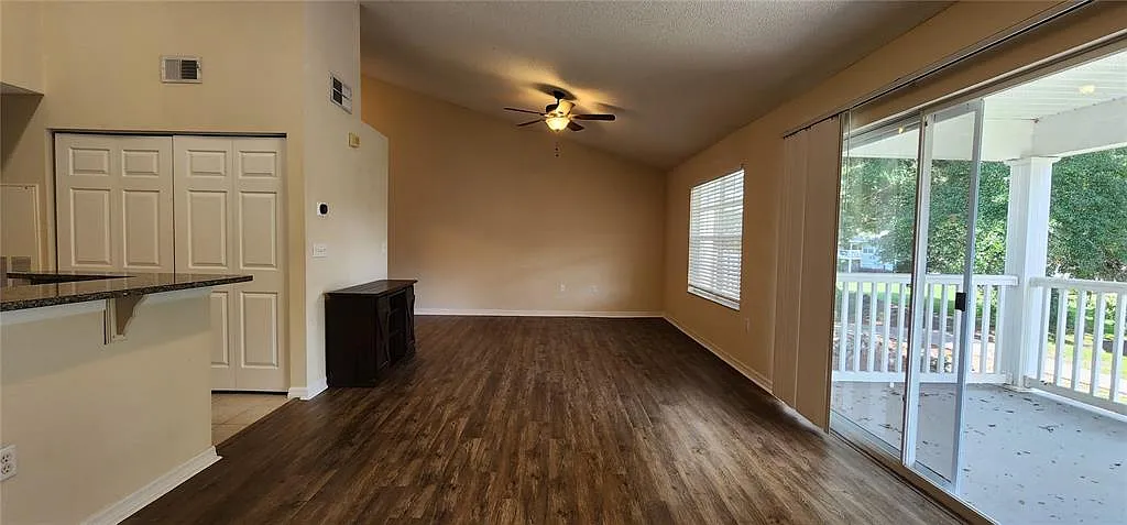 1 bed, 1.0 bath, 965 sqft, $1,475 — Photo 4
