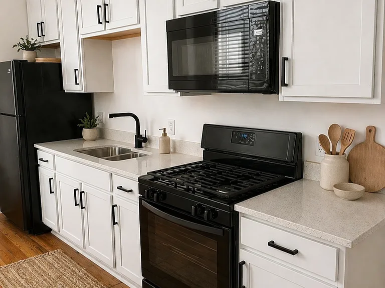 20 E Lawrence St #2C — Photo 2