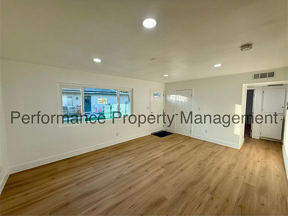 2nd image of 3401 Squire Ln #A