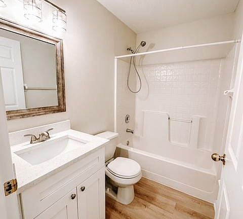 4th image of 4014 Cape Vista Dr