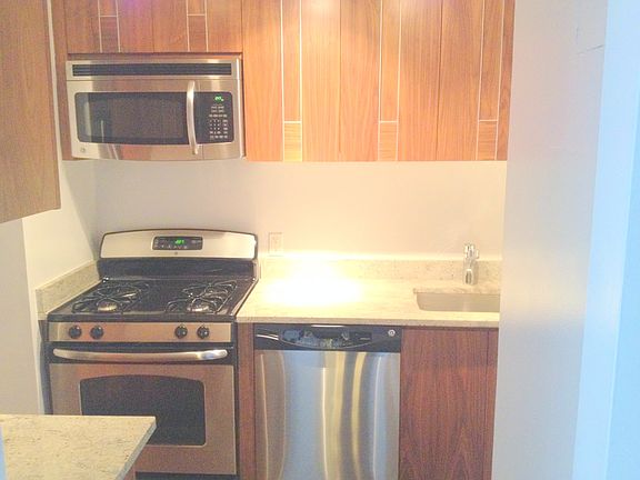 2nd image of 200 E 82nd St APT 4C