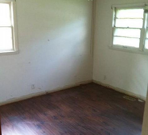 5th image of 4917 Lumary Dr NW