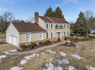 28 Apple Tree Rd, Flemington, NJ 08822