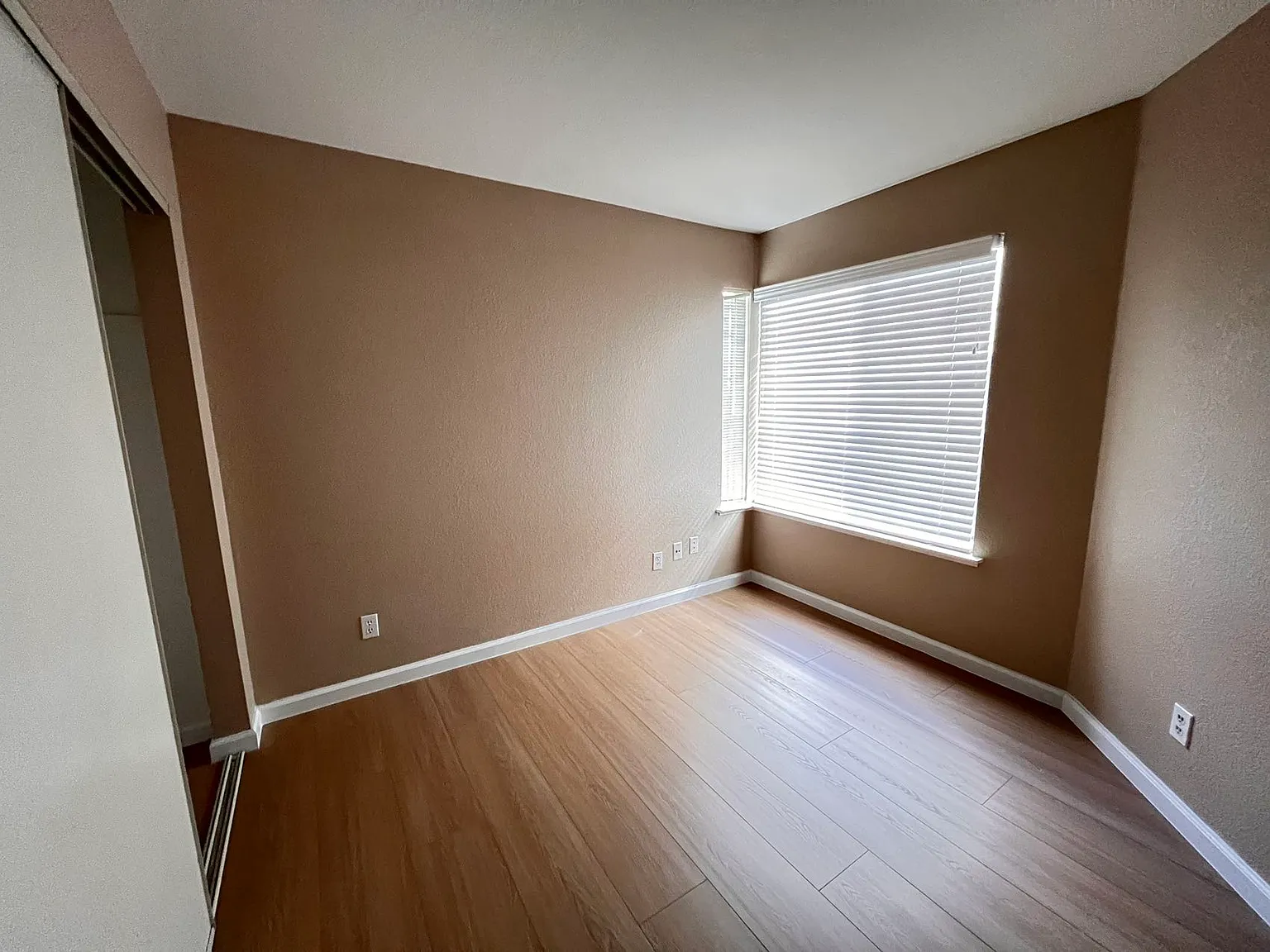 3 bed, 1586 sqft, $4,400 — Photo 4