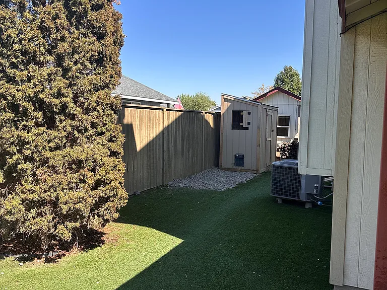 Allen Ave — Photo 44
