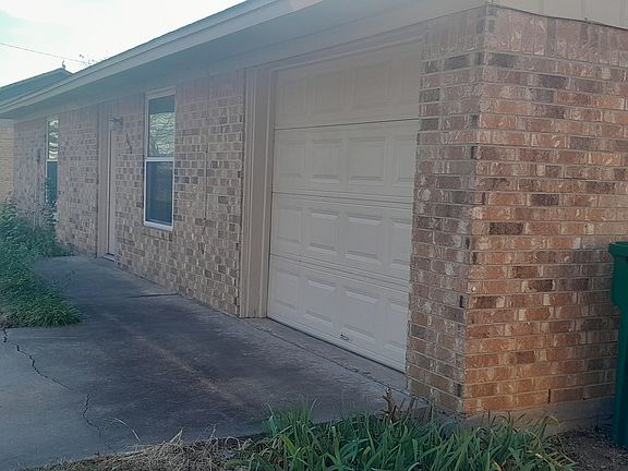 5th image of 3410 Jewell Dr