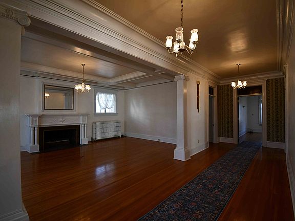 5th image of 710 N Meade Ave