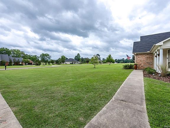 3rd image of 240 Julie Ln