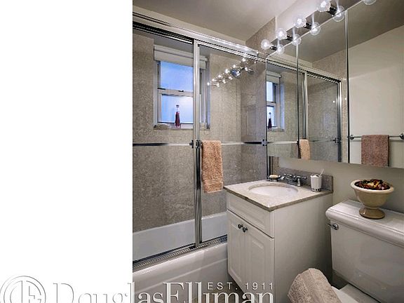 4th image of 155 W 68th St APT 1217