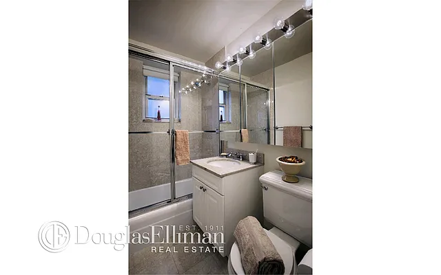 Rented by Douglas Elliman | media 26