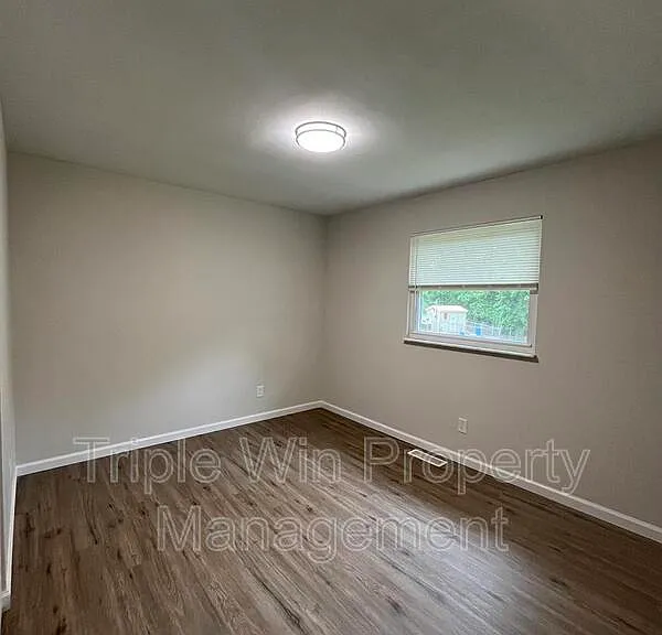 1014 Sunridge Trl W — Photo 22