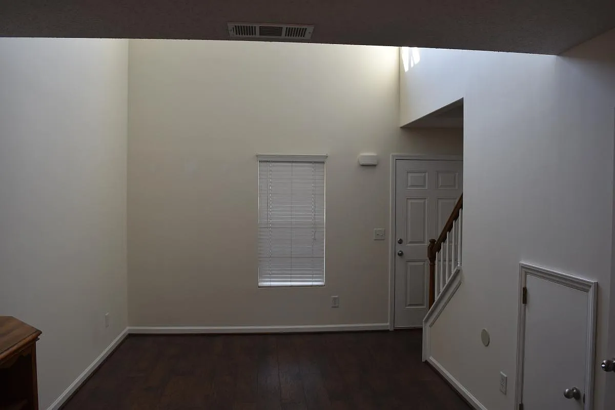 3 bed, 2.5 bath, 1567 sqft, $2,900 — Photo 2