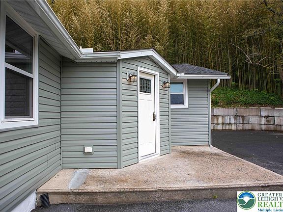 2nd image of 3803 Mangrove Dr